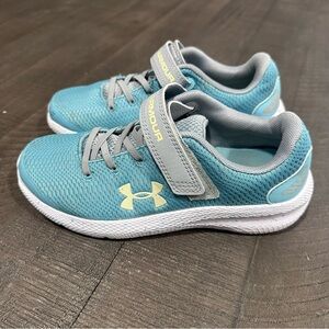 Under Armour light blue grey sneakers Velcro 2
